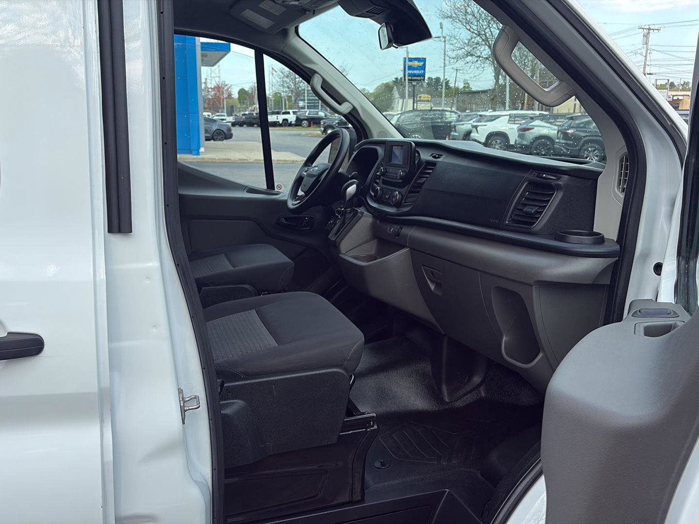 Used 2024 Ford Transit 250 Low Roof w/ Exterior Upgrade Package RWD image 8