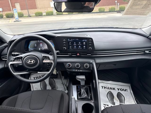 Used 2026 Hyundai Elantra SE FWD image 28