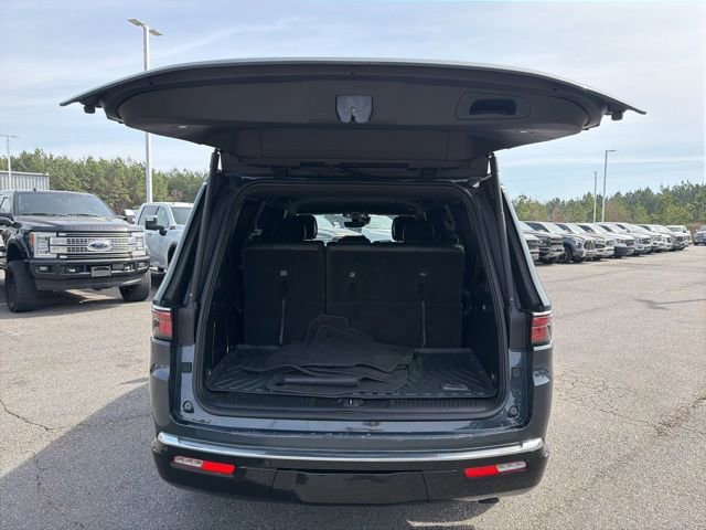 Used 2023 Jeep Wagoneer 2WD image 11
