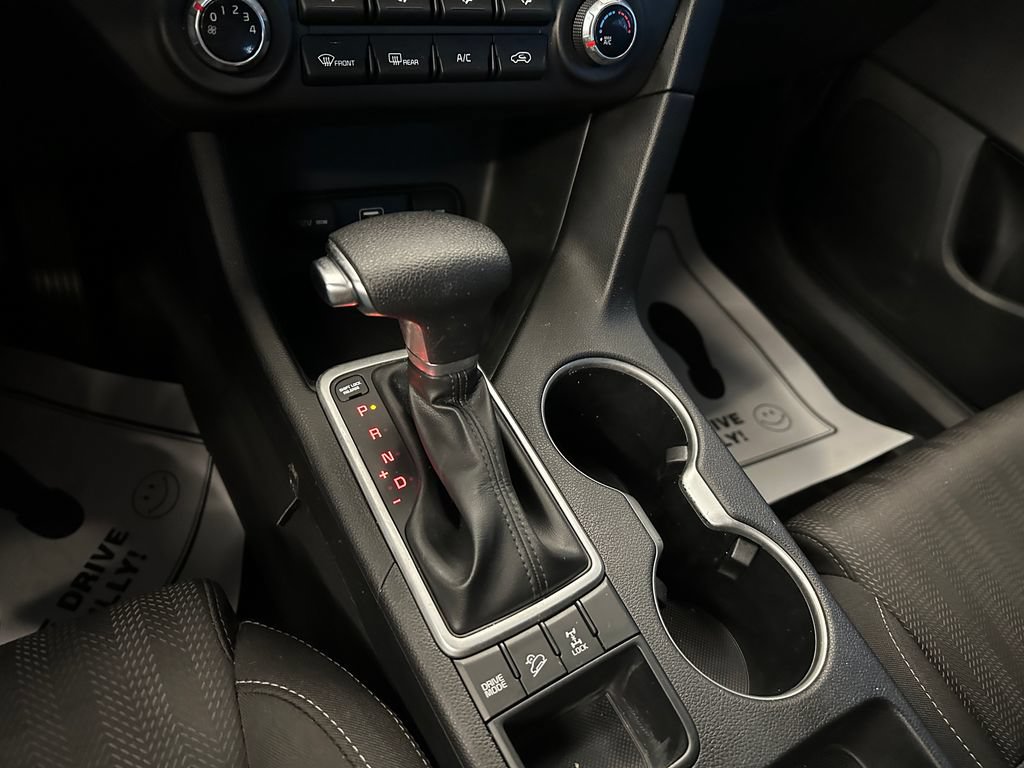 Used 2020 Kia Sportage LX AWD/4WD image 16