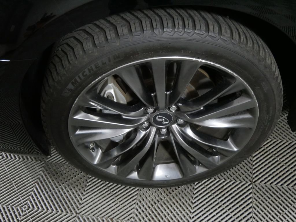 Used 2018 INFINITI Q70 L 3.7 AWD/4WD image 13