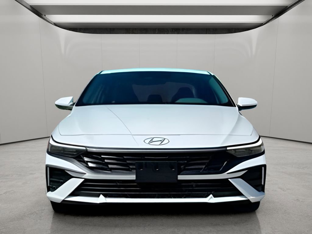 Used 2025 Hyundai Elantra Blue image 18