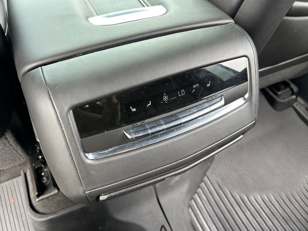 Used 2023 Cadillac Escalade ESV Sport Platinum w/ LPO, ONYX Package AWD/4WD image 44