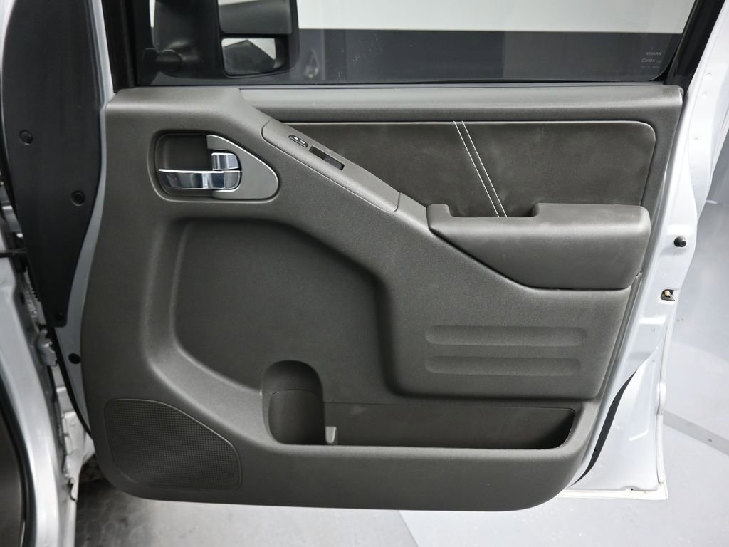 Used 2021 Nissan Frontier PRO-4X w/ Pro-4x Utility Package image 44