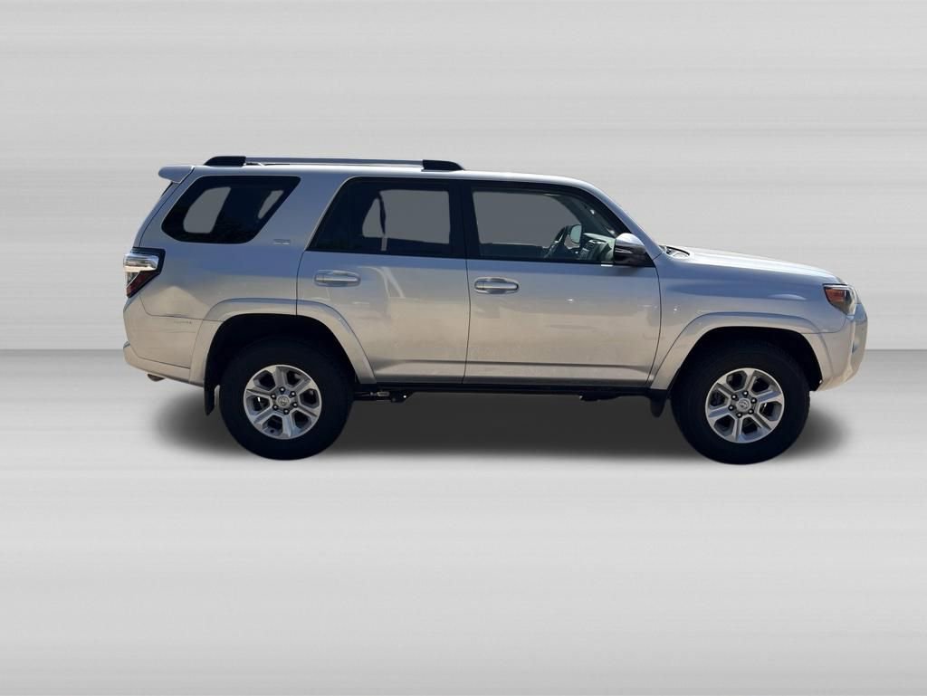 Used 2022 Toyota 4Runner SR5 Premium w/ Moonroof Package AWD/4WD image 3