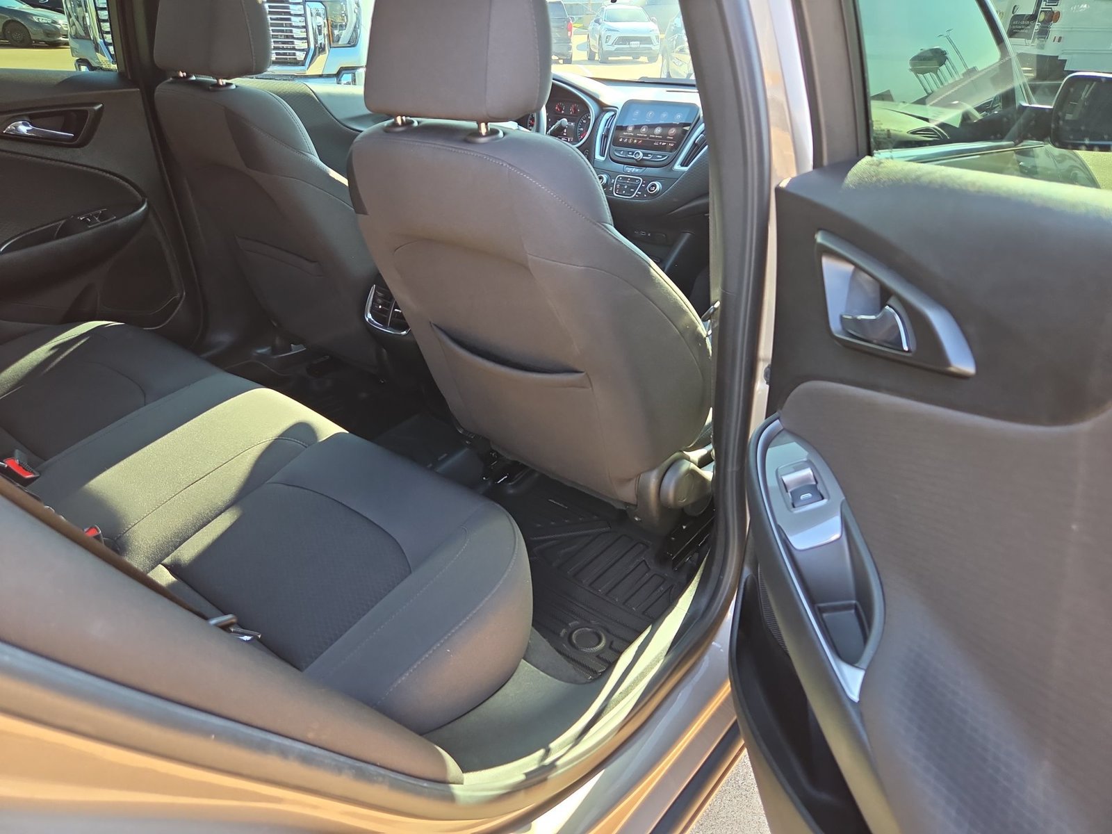 Used 2022 Chevrolet Malibu LT FWD image 25