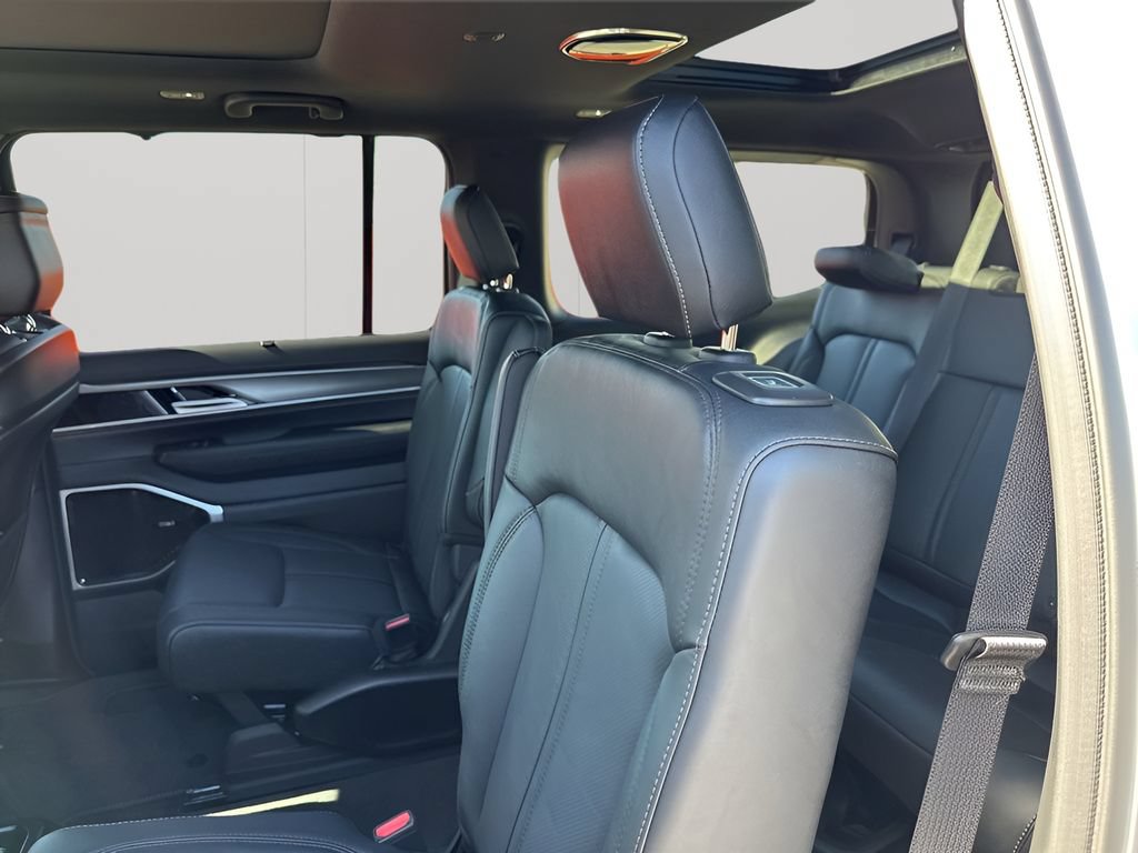 New 2026 Jeep Grand Wagoneer Limited AWD/4WD image 20