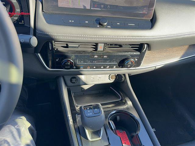 Certified 2026 Nissan Rogue Platinum w/ Platinum Premium Package AWD/4WD image 31