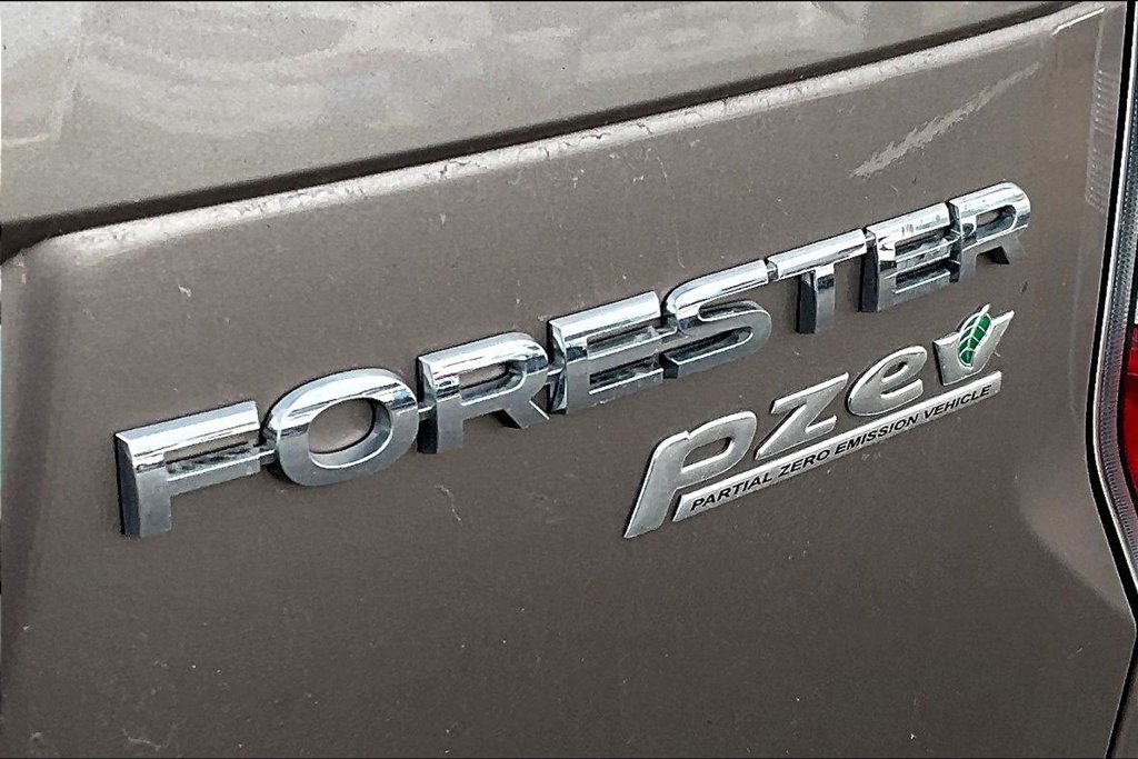Used 2015 Subaru Forester 2.5i Limited AWD/4WD image 24