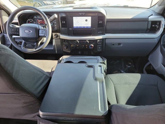 Certified 2025 Ford F450 XLT w/ 360-Degree Camera Package image 18