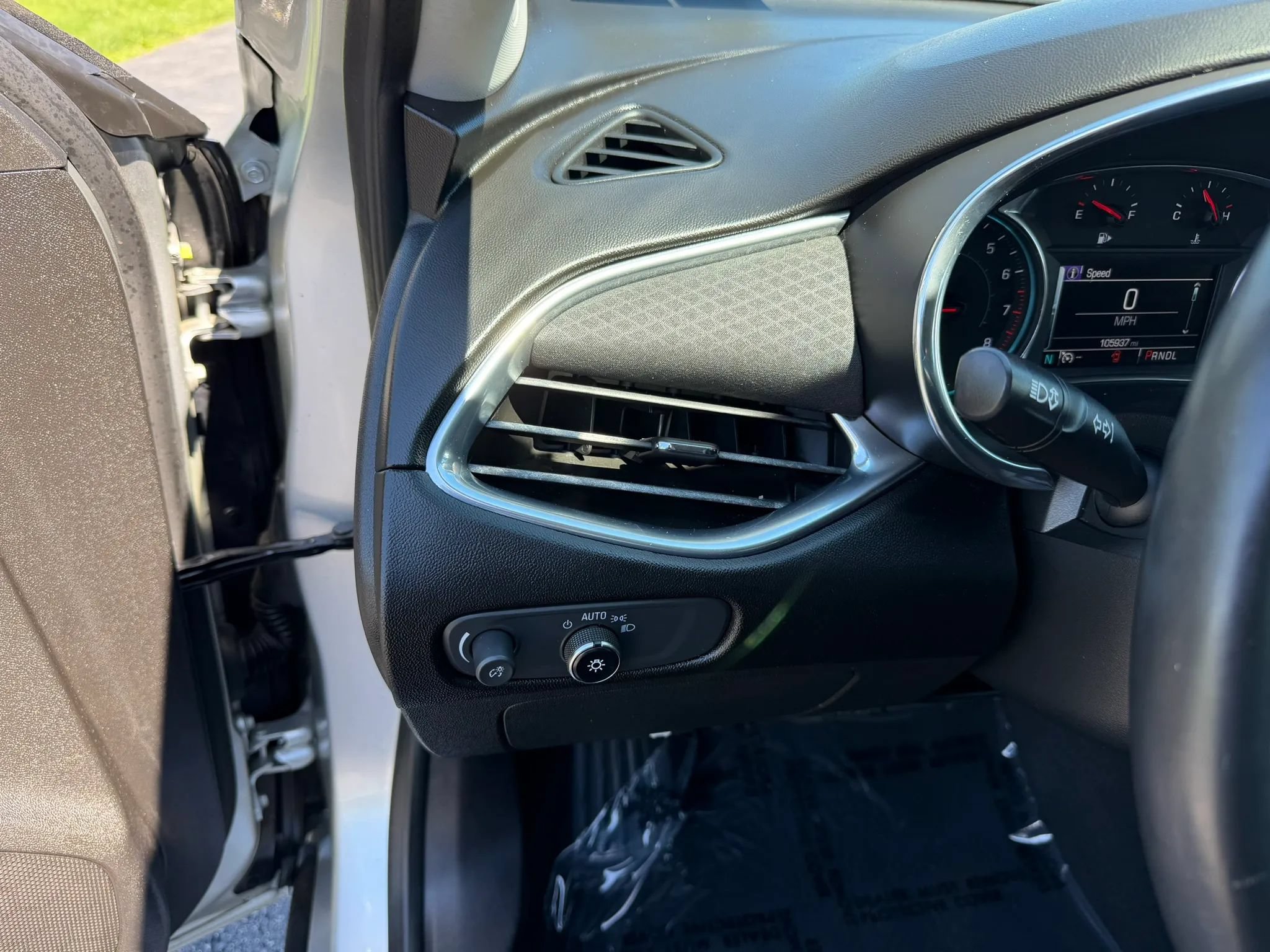 Used 2018 Chevrolet Malibu LT FWD image 13