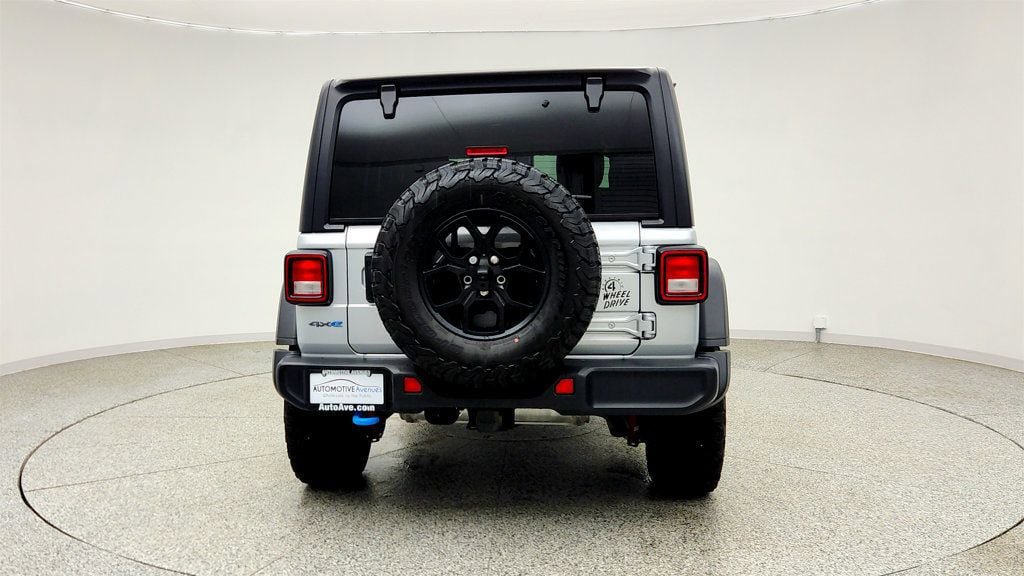 Used 2024 Jeep Wrangler Unlimited AWD/4WD image 6