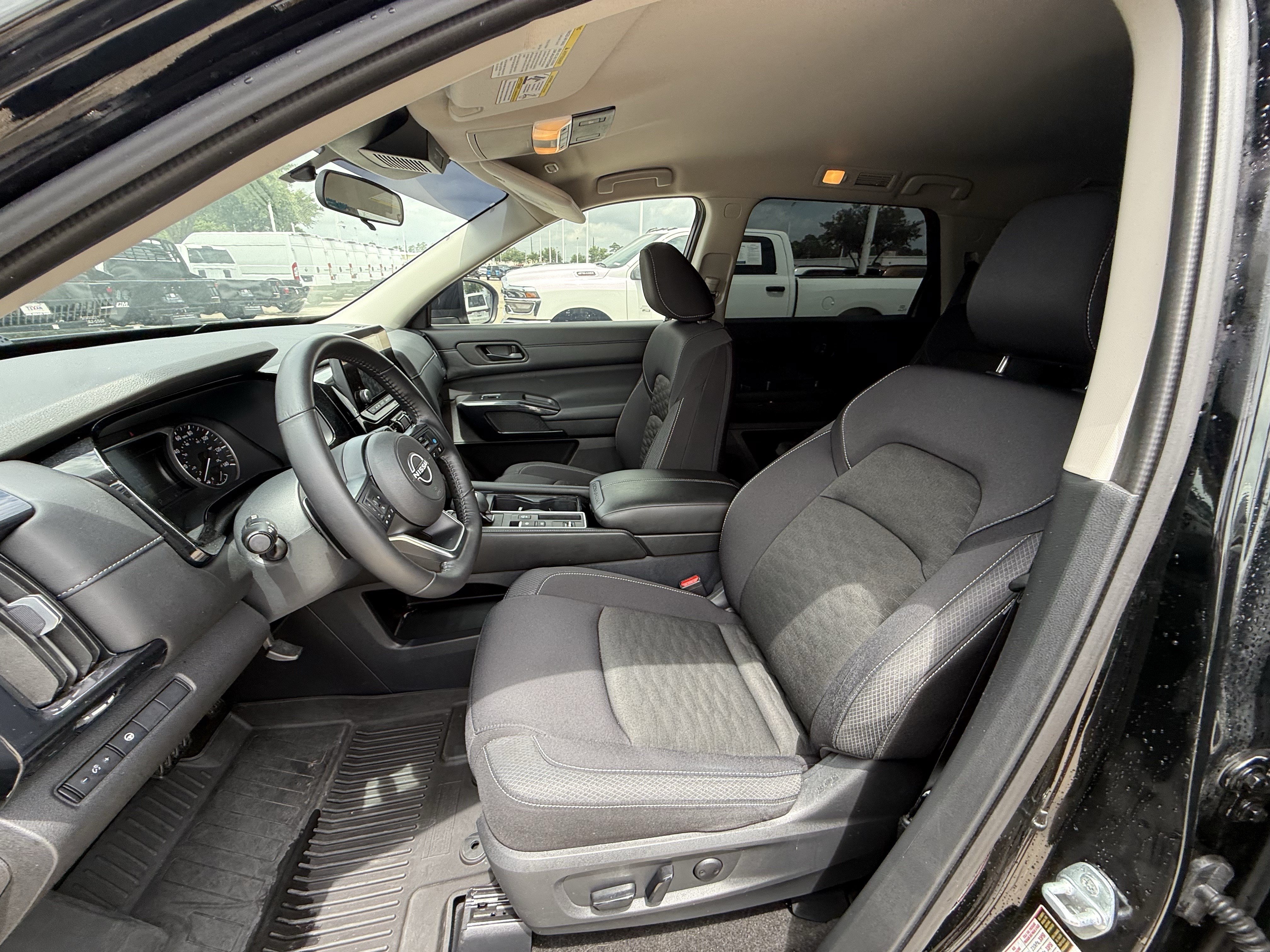 Used 2024 Nissan Pathfinder SV w/ Black Appearance Package FWD image 28