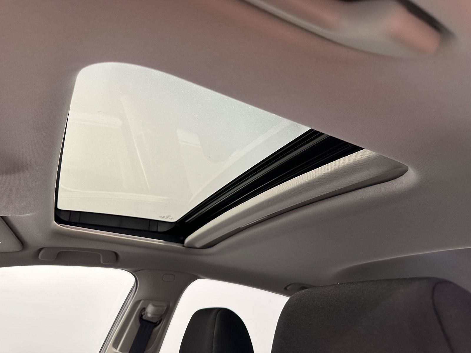 Certified 2022 Honda Civic EX image 16