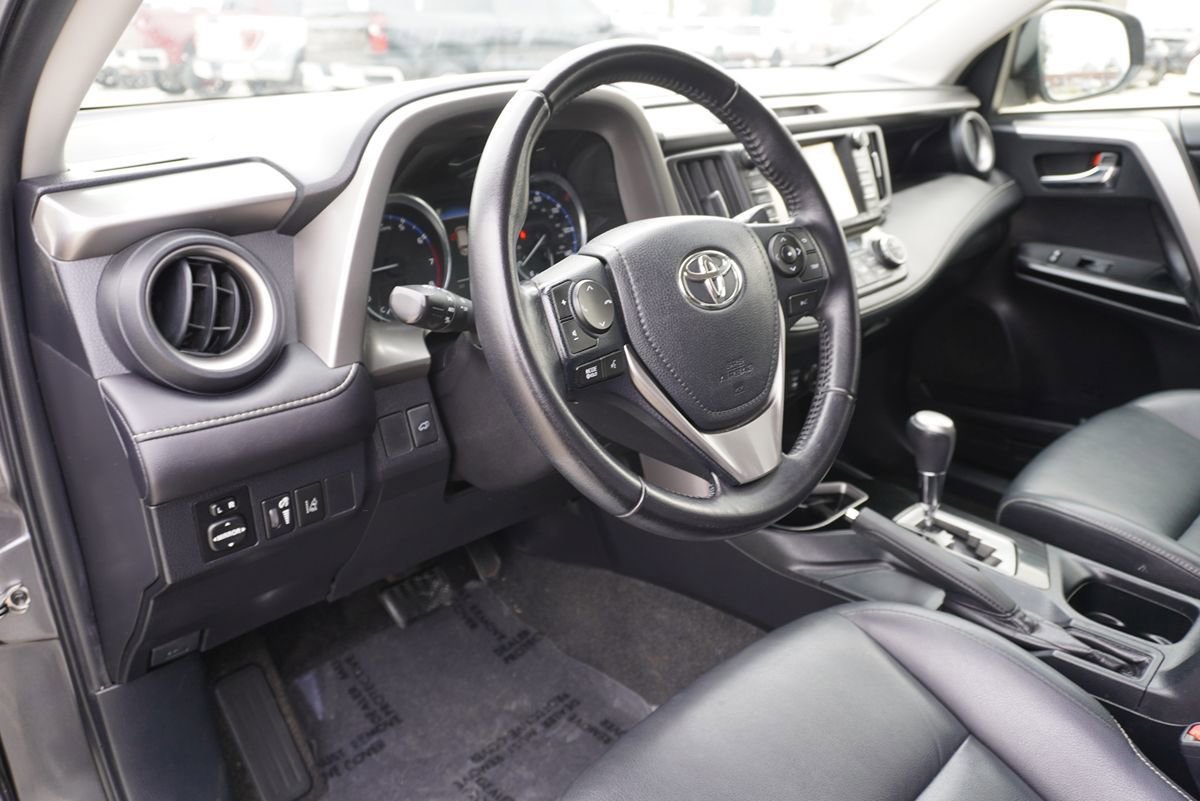 Used 2016 Toyota RAV4 Limited FWD image 25