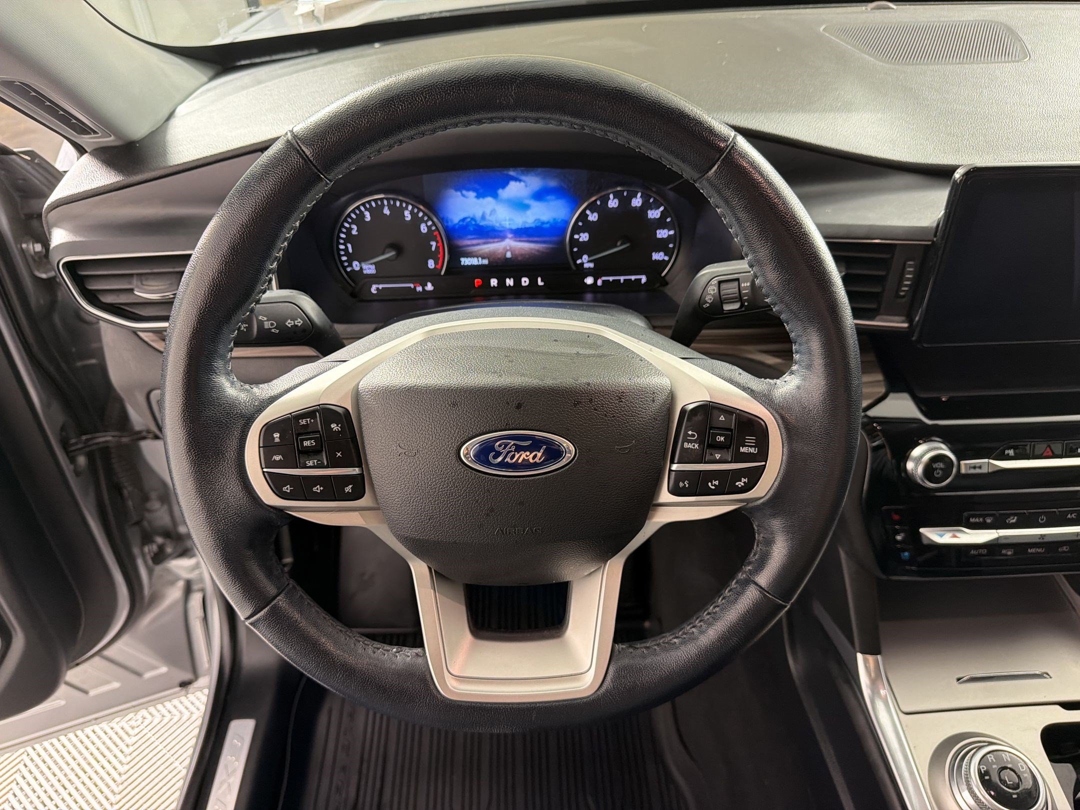 Used 2022 Ford Explorer Limited w/ Equipment Group 301A RWD image 11