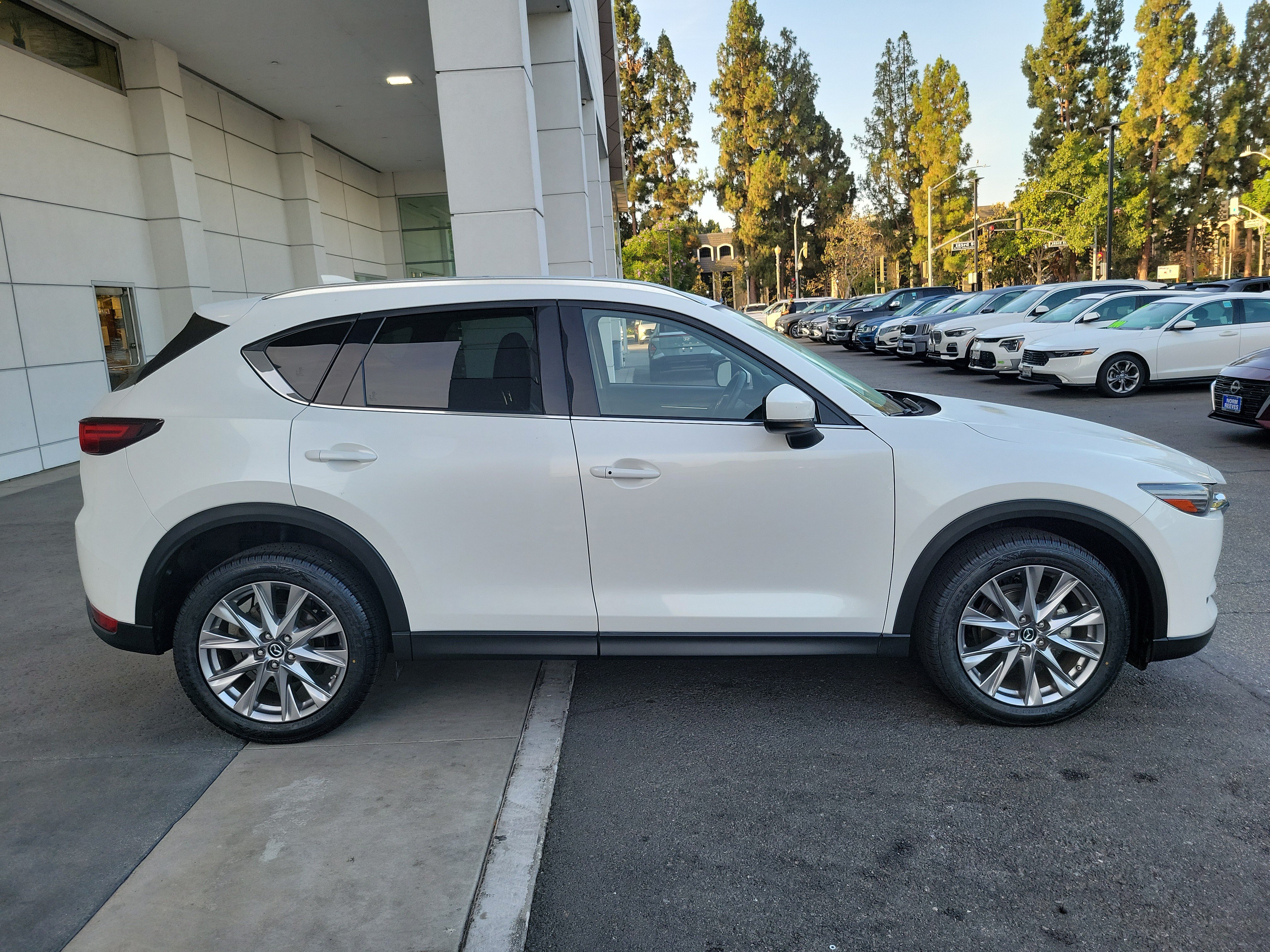 Used 2019 MAZDA CX-5 Grand Touring FWD image 5
