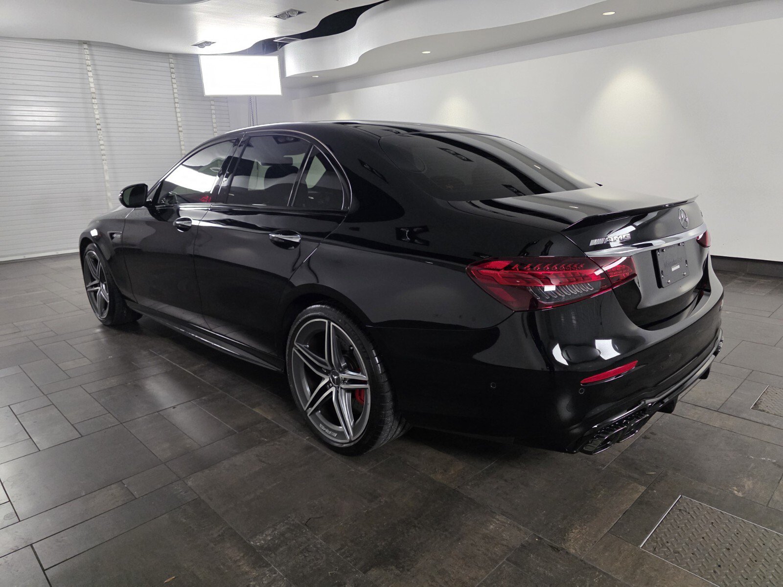 Used 2023 Mercedes-Benz E 63 AMG S image 4