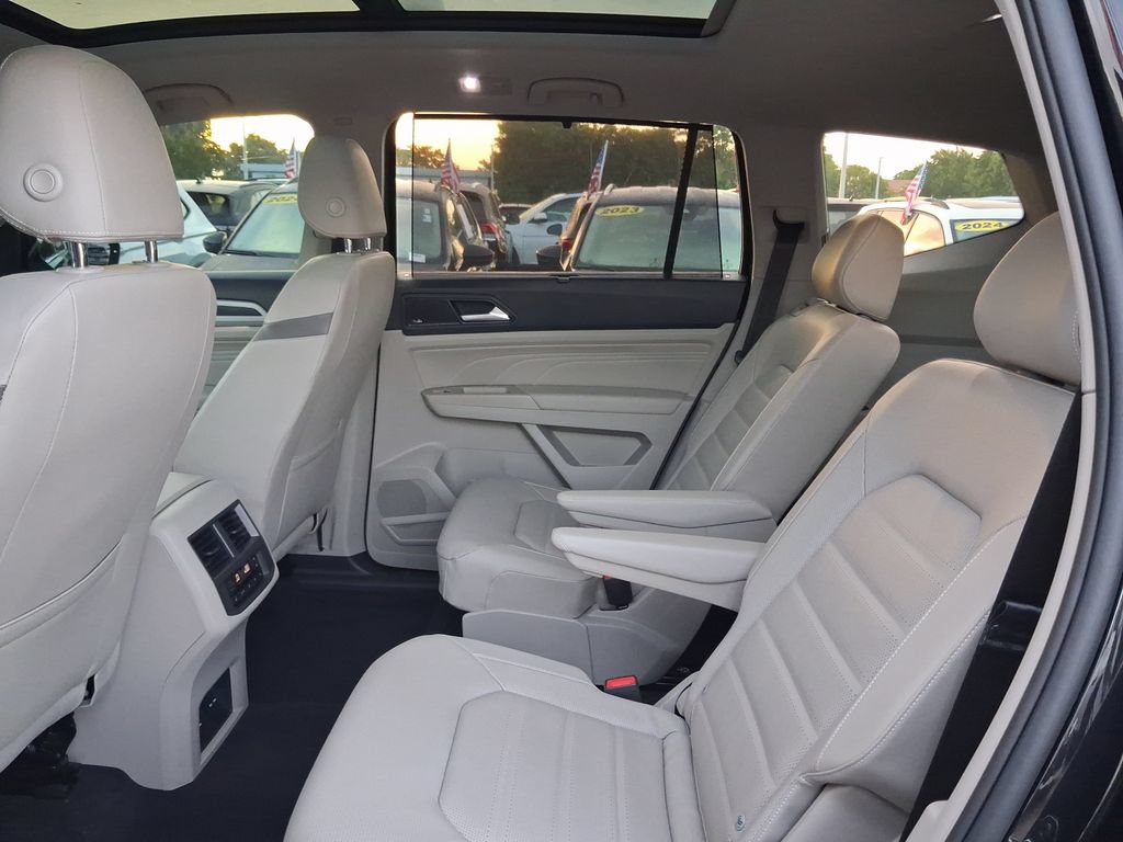 Used 2023 Volkswagen Atlas SEL Premium AWD/4WD image 8