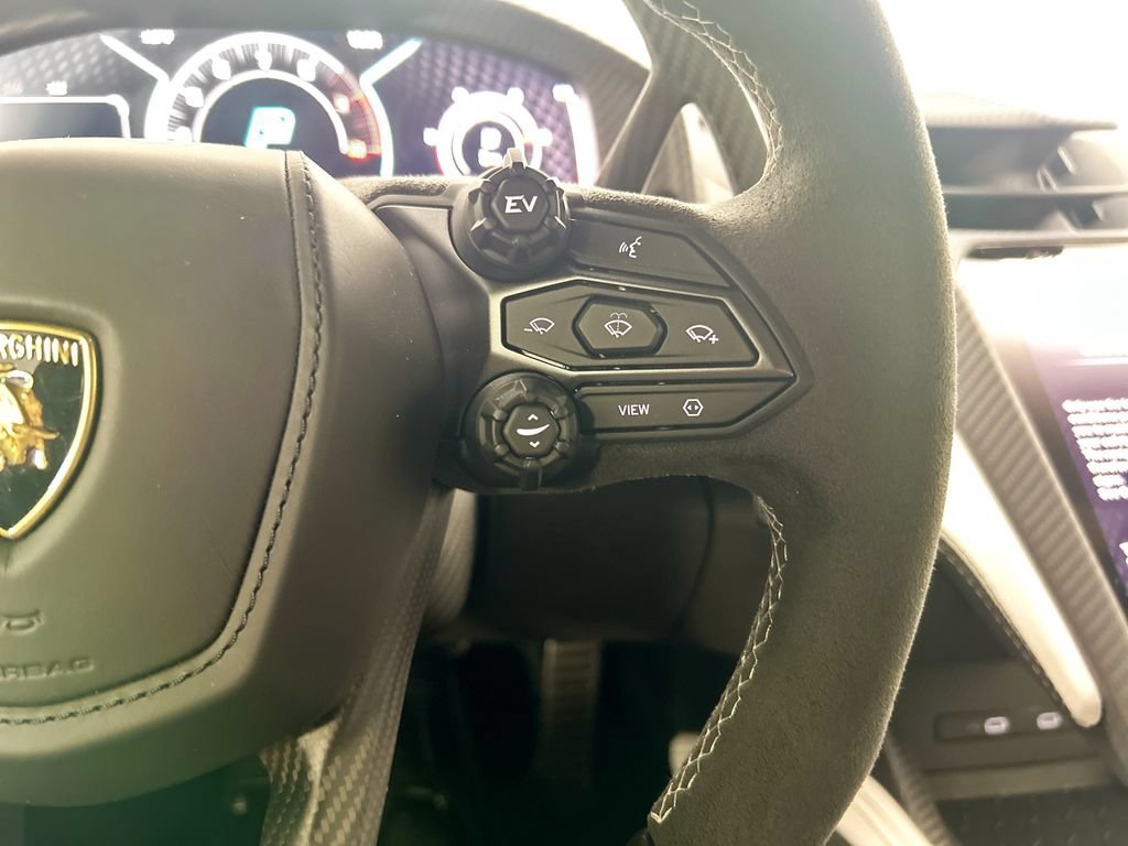 Used 2024 Lamborghini Revuelto AWD/4WD image 12