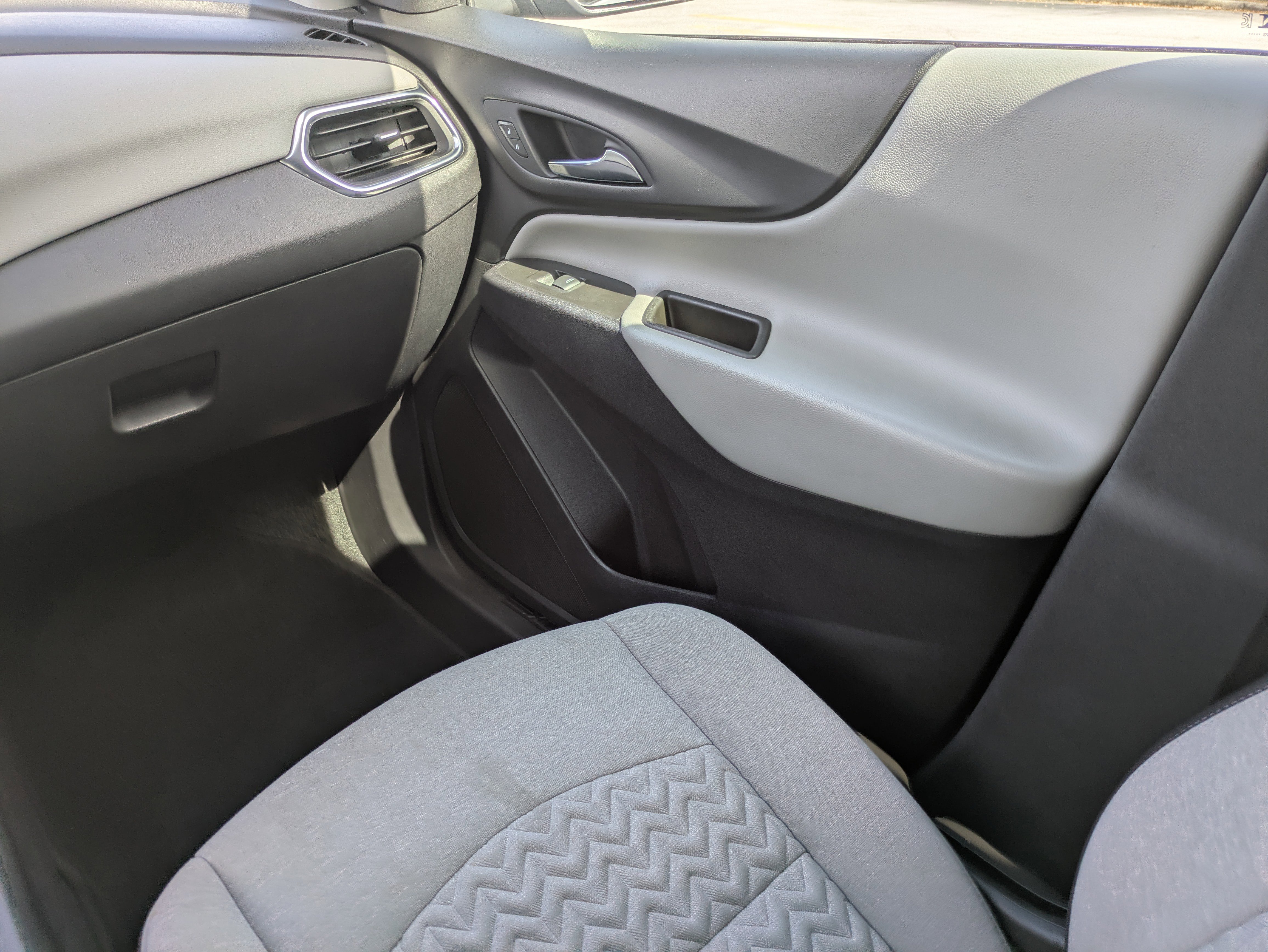 Used 2024 Chevrolet Equinox LT image 12