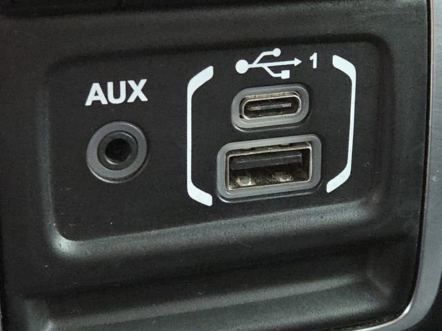 Used 2019 Jeep Wrangler Unlimited Sahara w/ Safety Group image 7