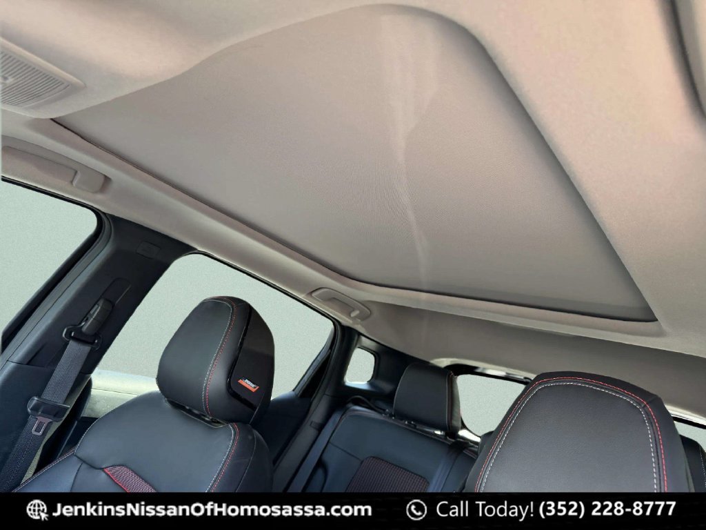 Used 2025 Nissan Kicks SR w/ SR Premium Package FWD image 19