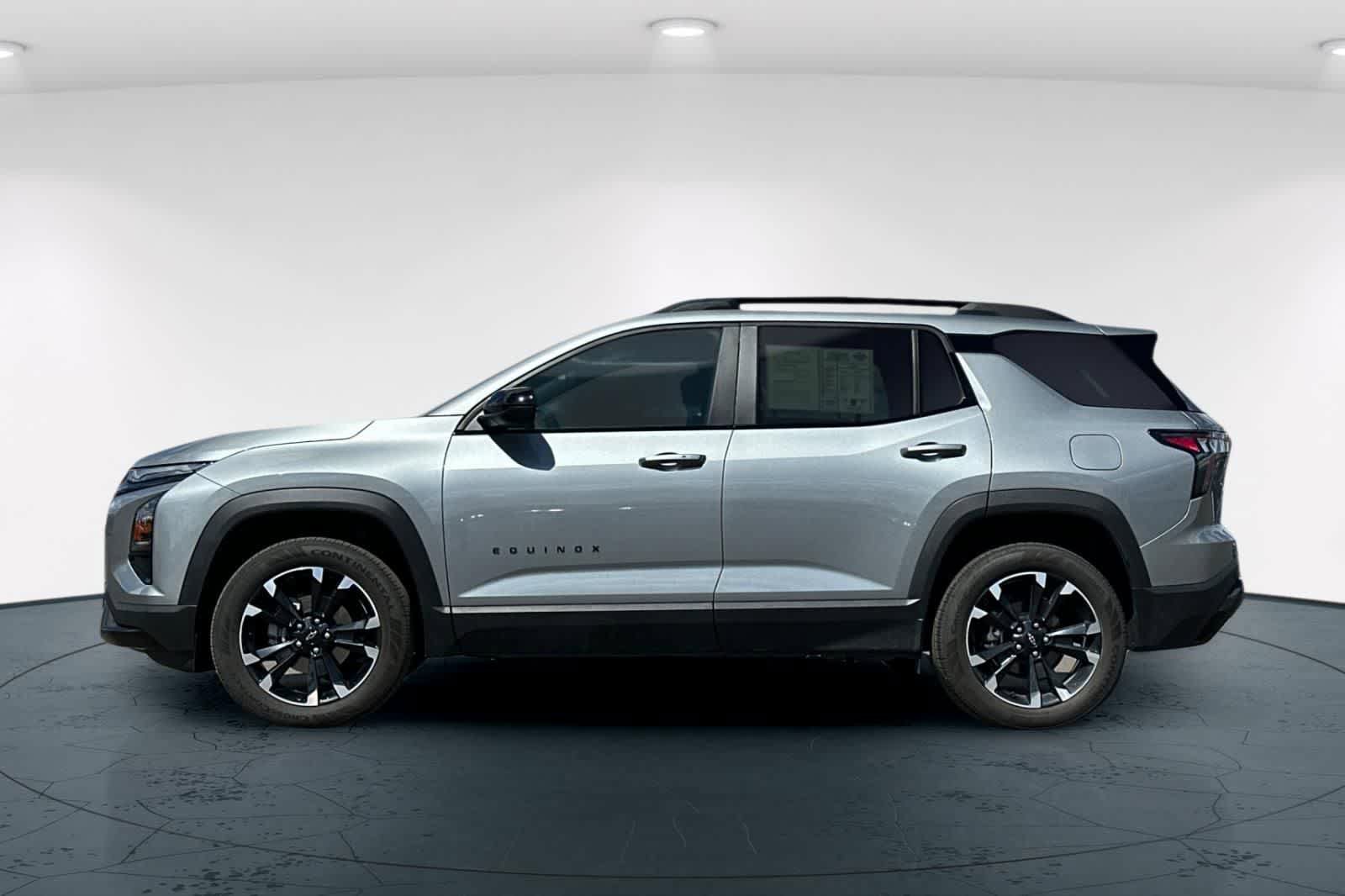 Used 2026 Chevrolet Equinox RS image 9