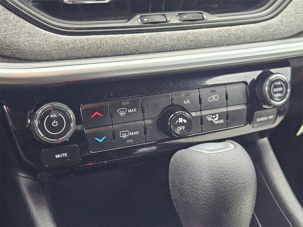 Certified 2025 Jeep Compass Sport image 27