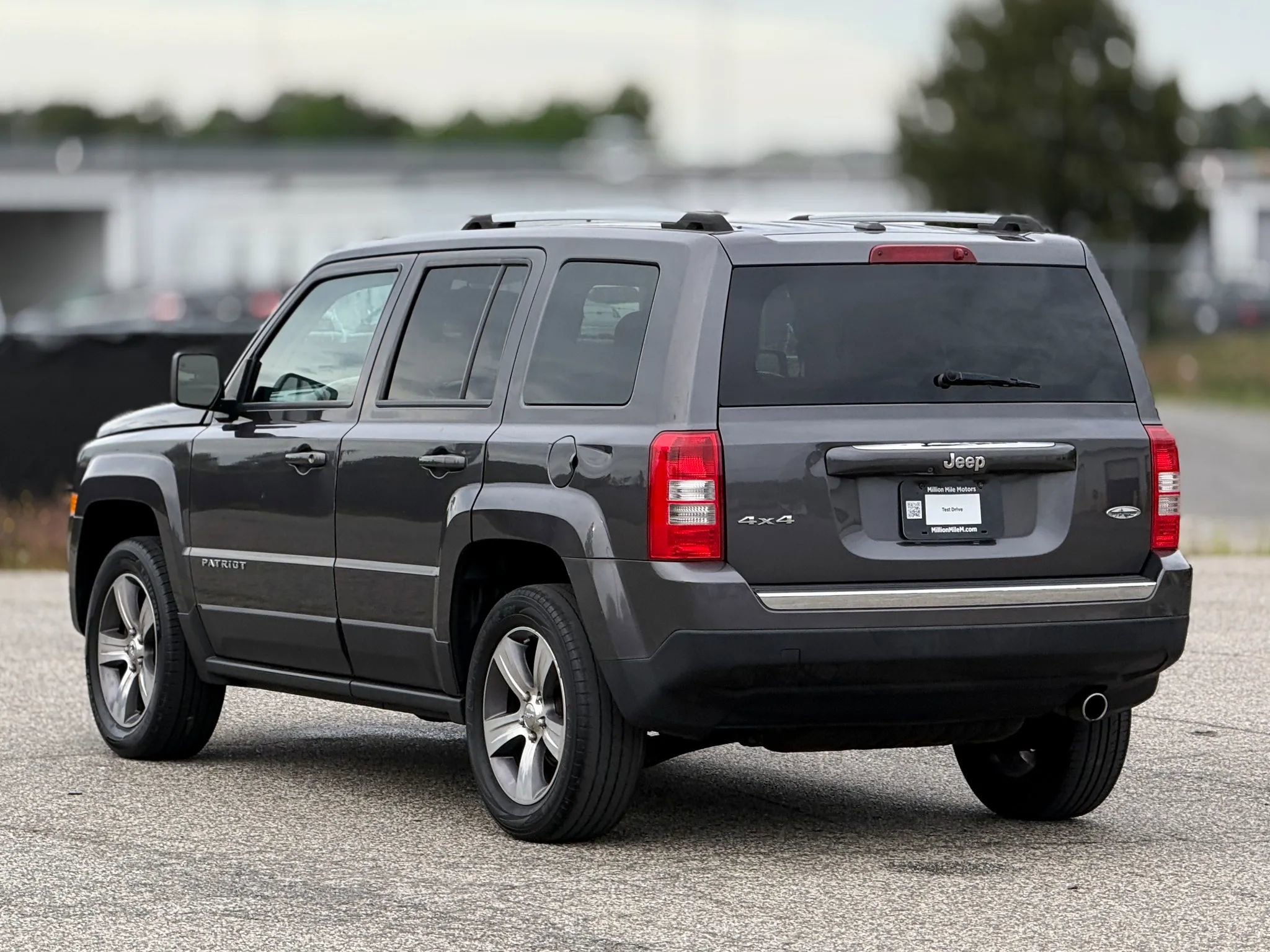 Used 2017 Jeep Patriot High Altitude AWD/4WD image 10