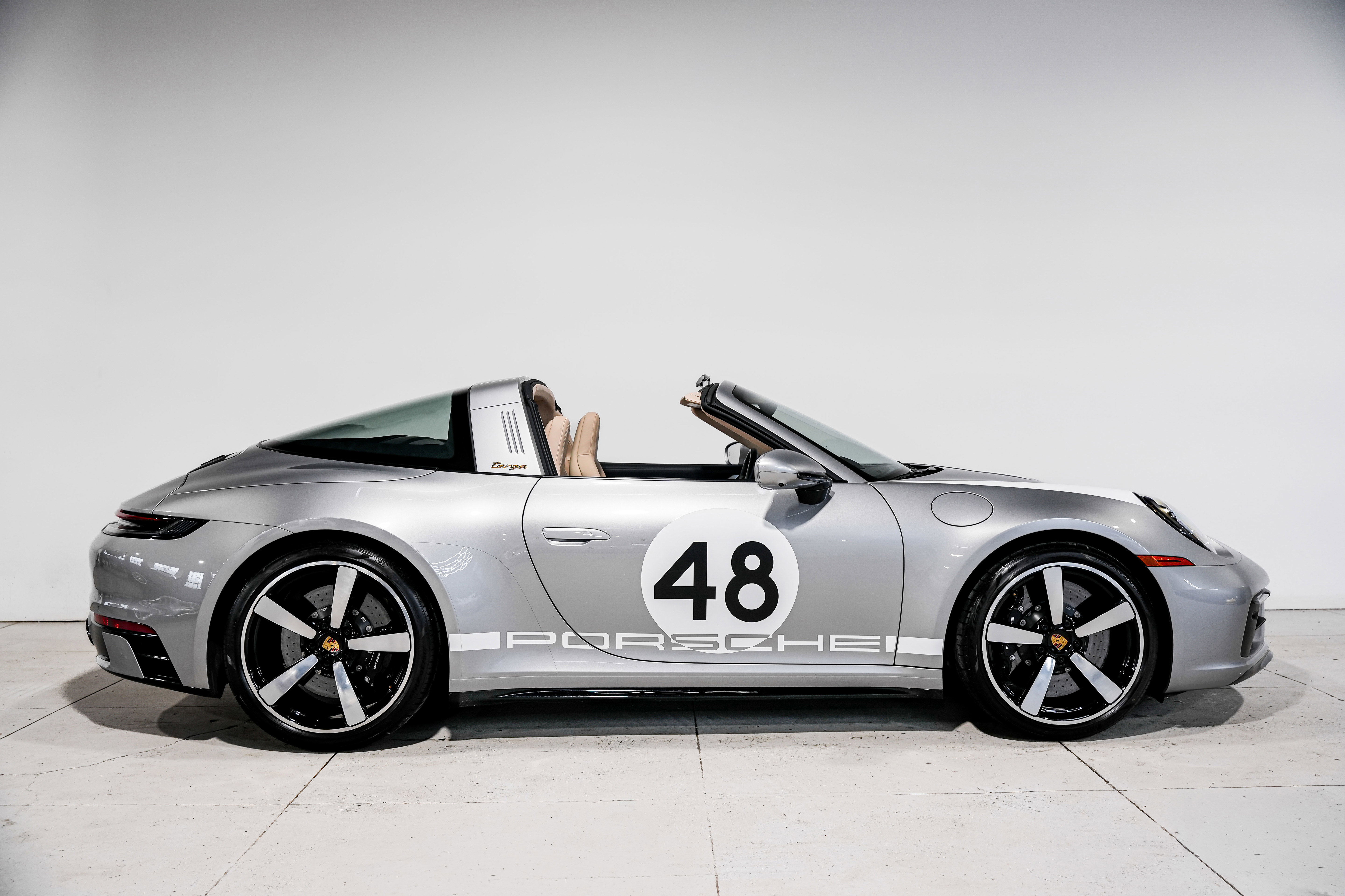 Used 2021 Porsche 911 Targa 4S Heritage Design image 2