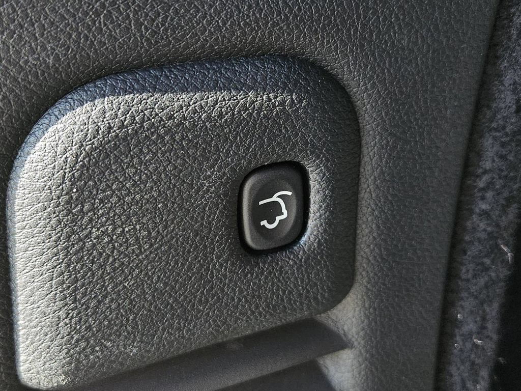Used 2022 Dodge Durango R/T w/ Blacktop Package RWD image 43