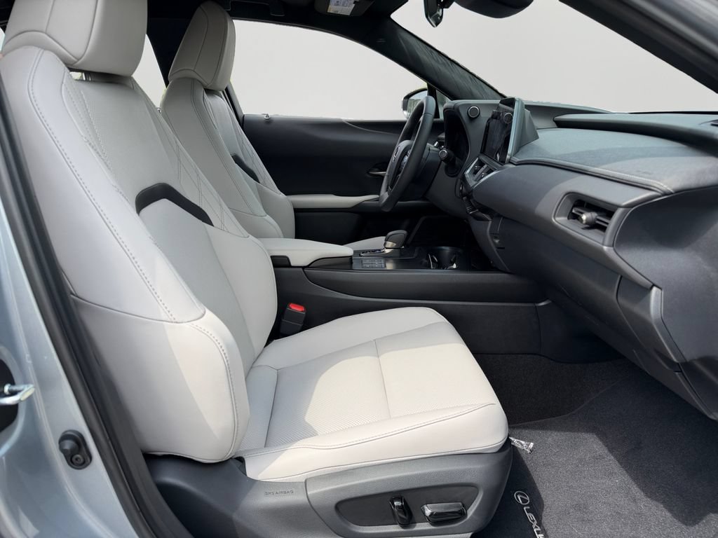 Used 2025 Lexus UX 300h AWD w/ Cold Area Package image 8