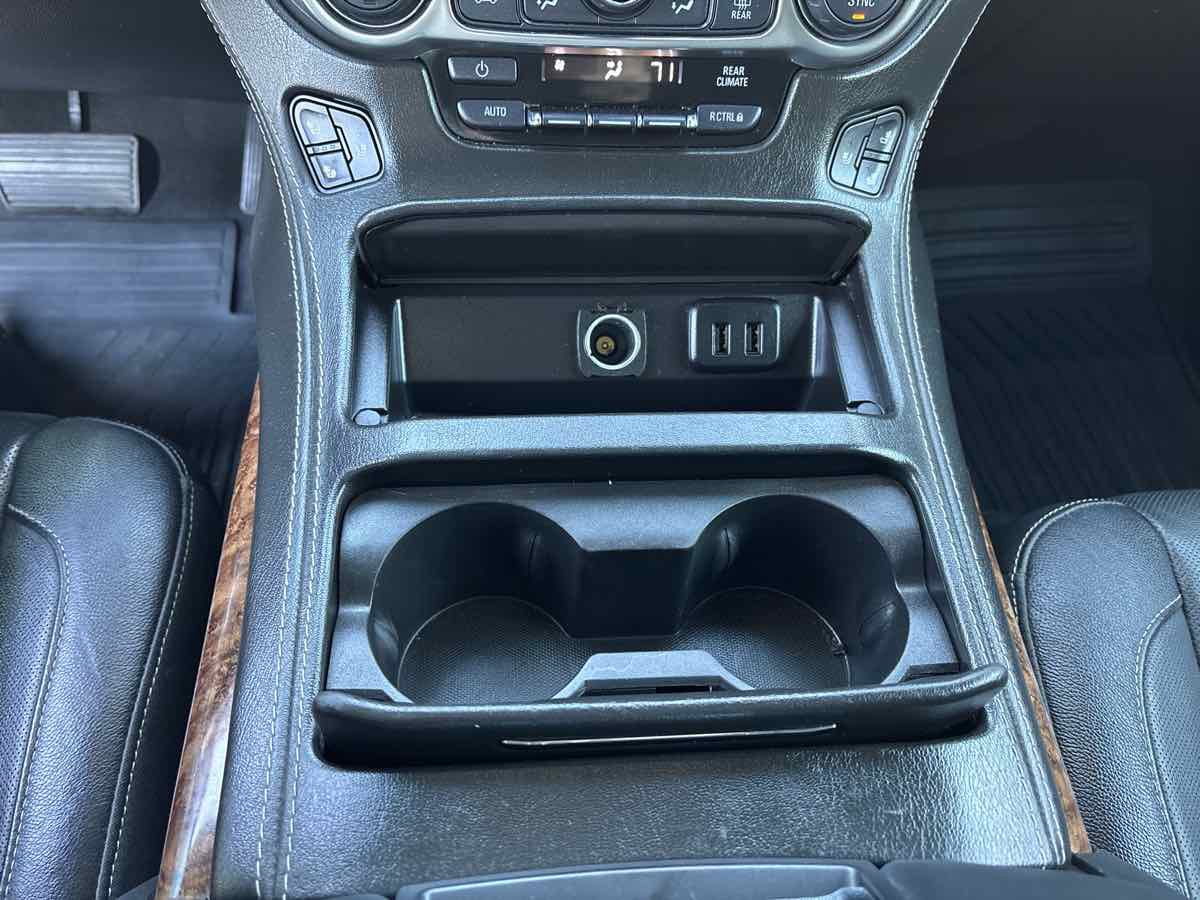 Used 2020 Chevrolet Tahoe Premier w/ RST 6.2L Performance Edition image 28