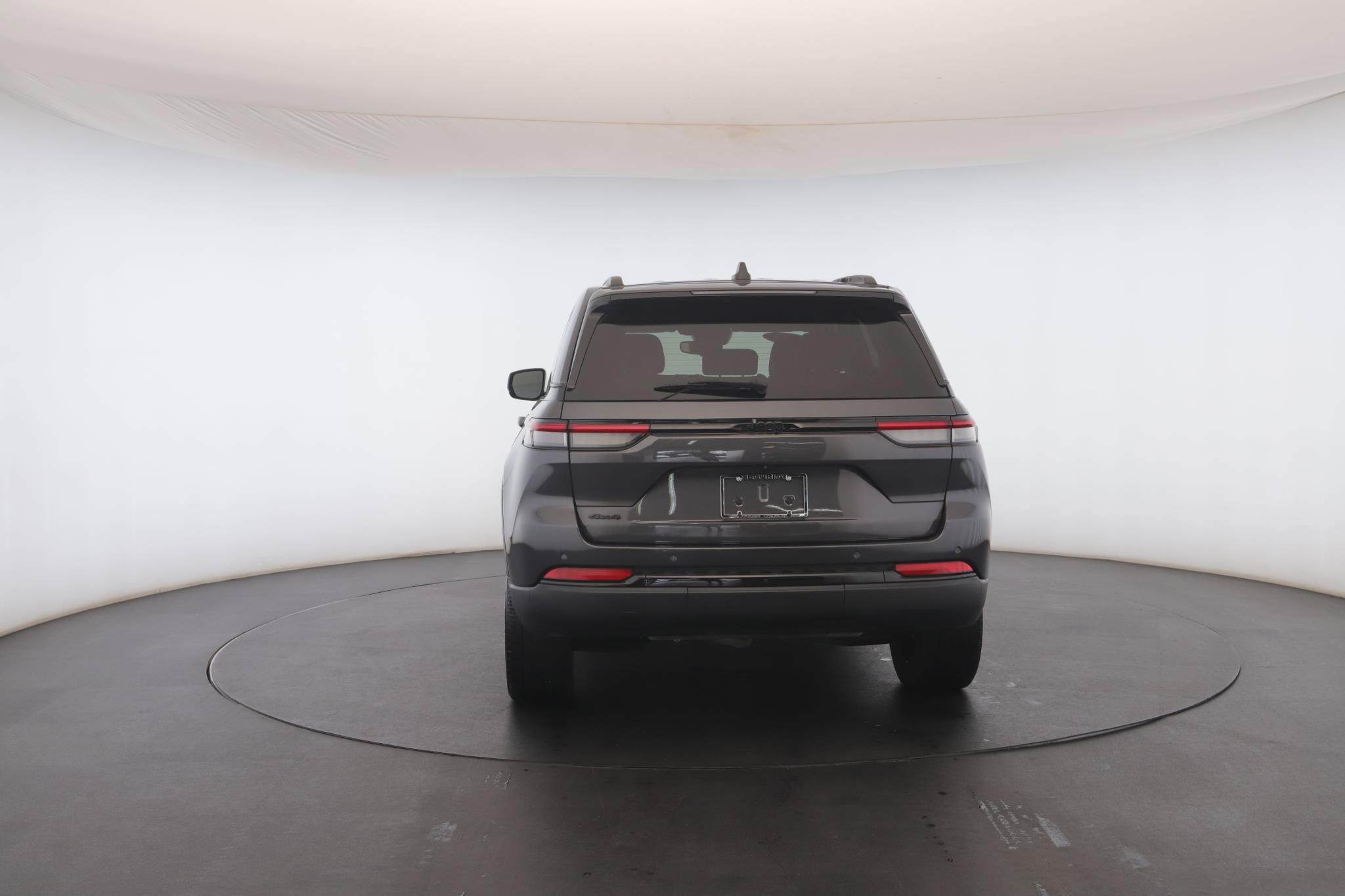 Used 2023 Jeep Grand Cherokee Altitude AWD/4WD image 22