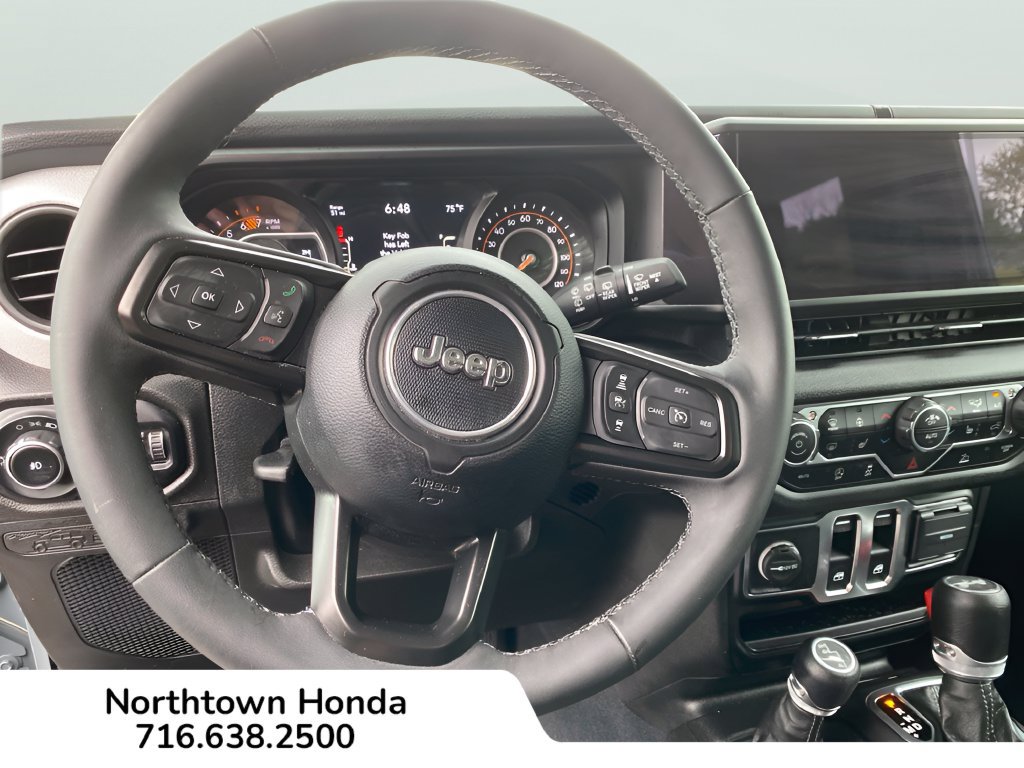 Used 2025 Jeep Wrangler Sport AWD/4WD image 20