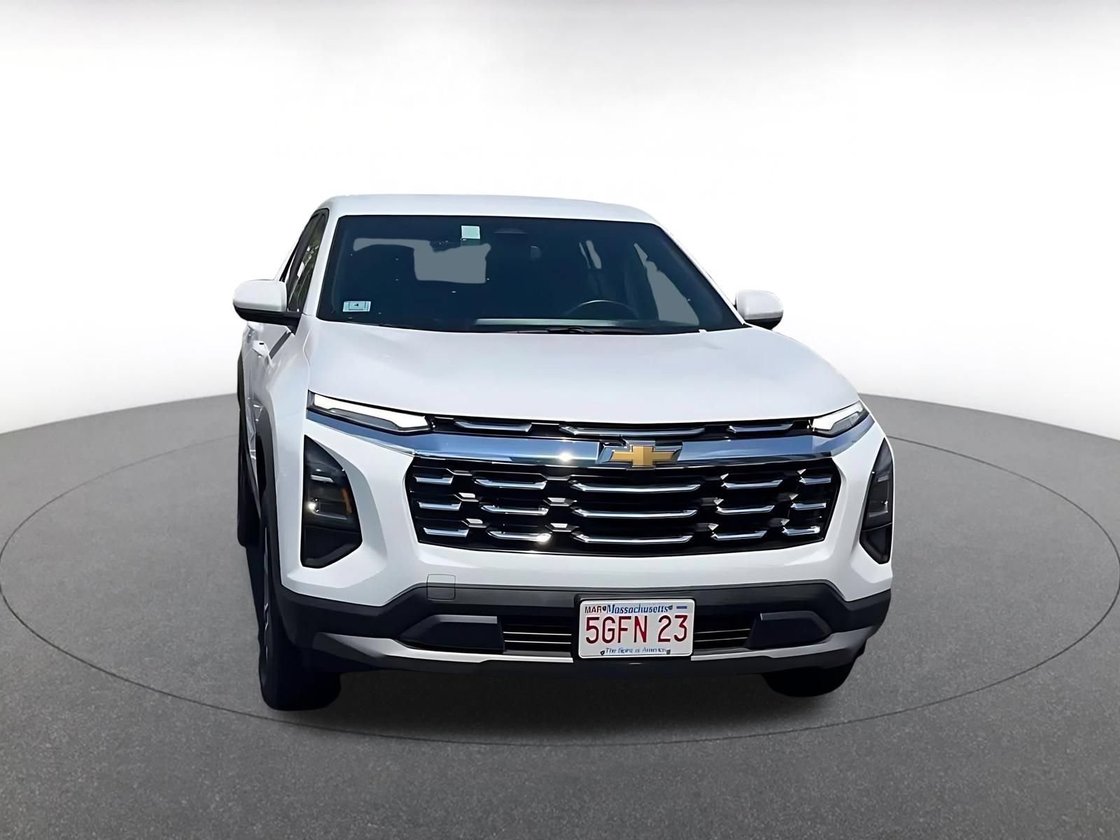 Used 2025 Chevrolet Equinox LT FWD image 3