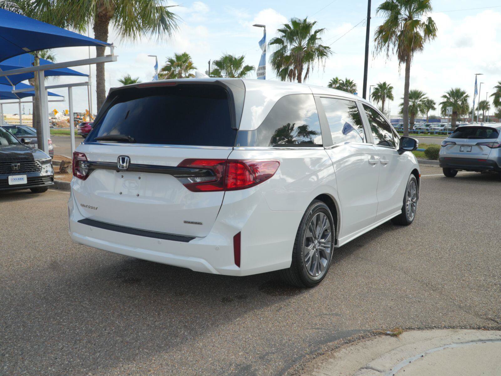 Certified 2025 Honda Odyssey Touring image 11