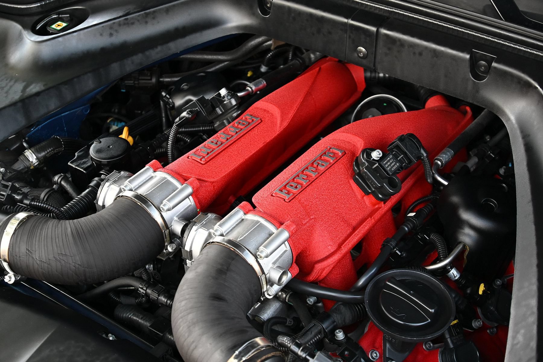 Used 2015 Ferrari California T RWD image 51
