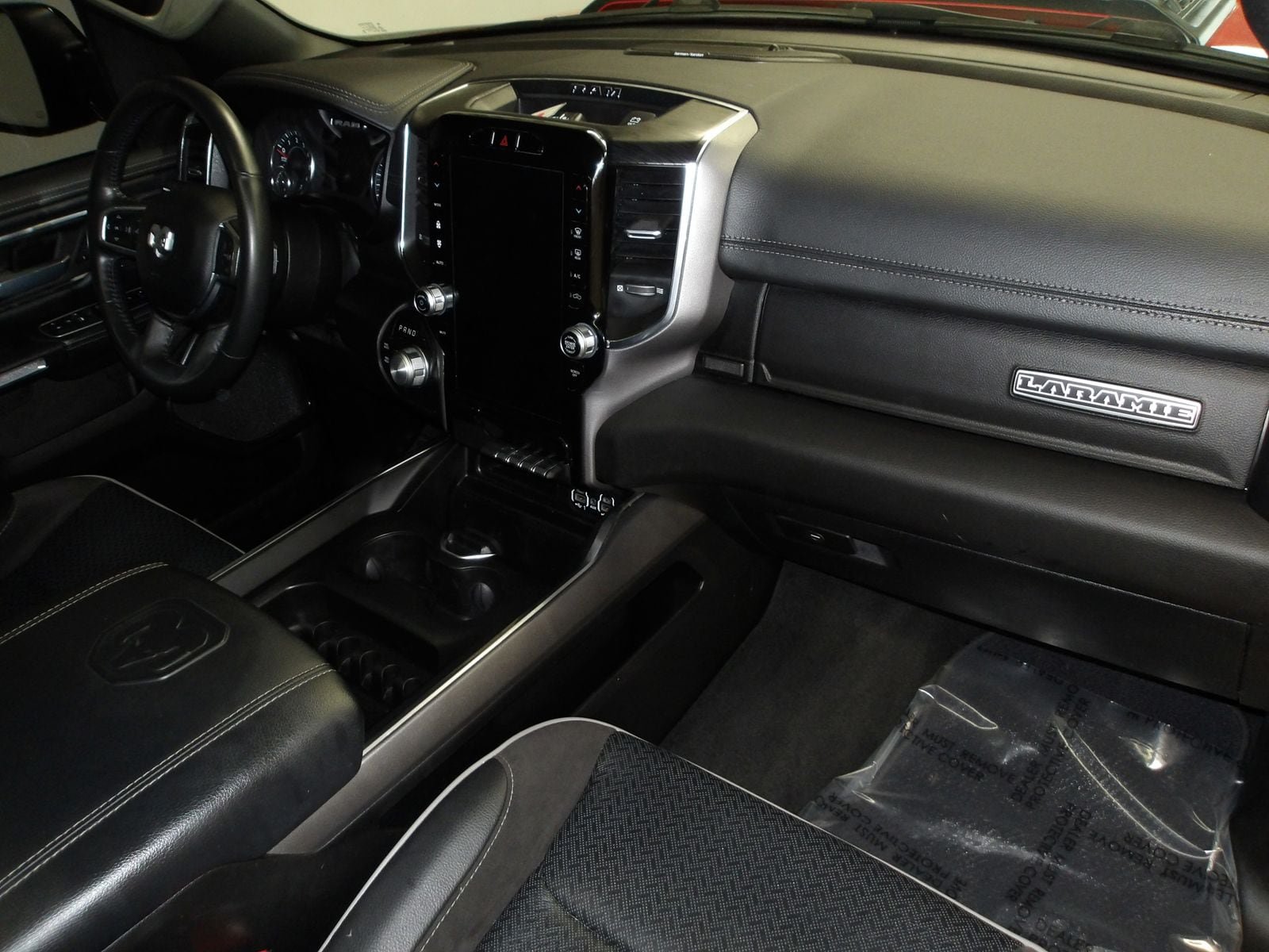 Used 2024 RAM 1500 Laramie AWD/4WD image 16