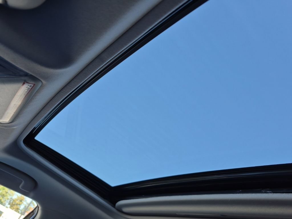 Used 2021 Toyota RAV4 XLE w/ Convenience Package image 32