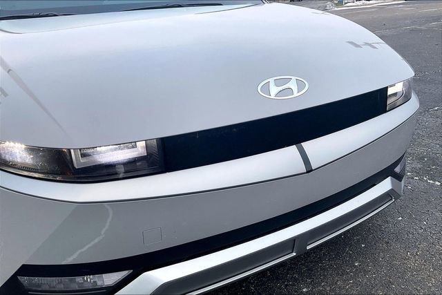 Certified 2024 Hyundai Ioniq 5 SE image 30