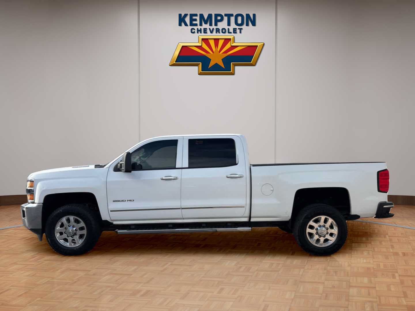 Used 2015 Chevrolet Silverado 2500 LTZ w/ LTZ Plus Package AWD/4WD image 3