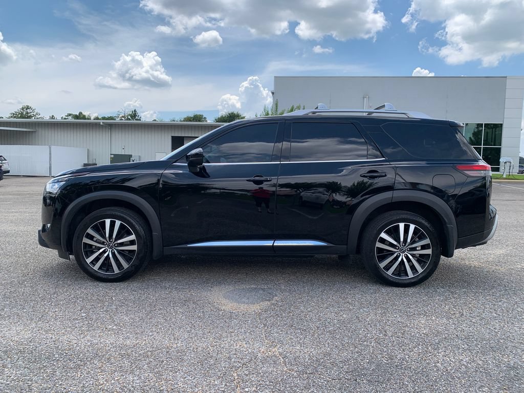 Used 2025 Nissan Pathfinder Platinum AWD/4WD image 5