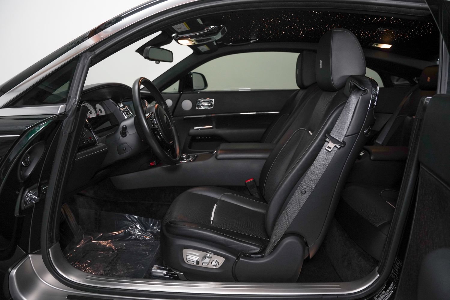 Used 2017 Rolls-Royce Wraith RWD image 38