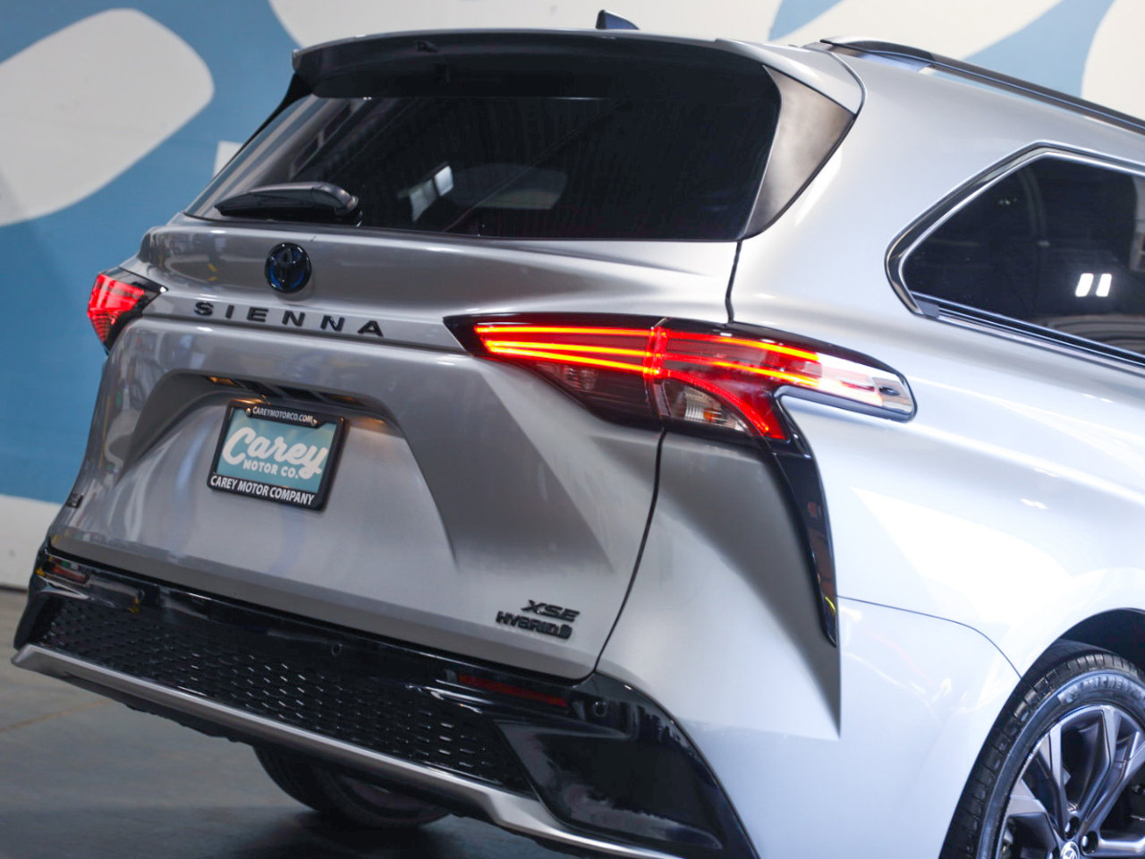 Used 2023 Toyota Sienna XSE image 19