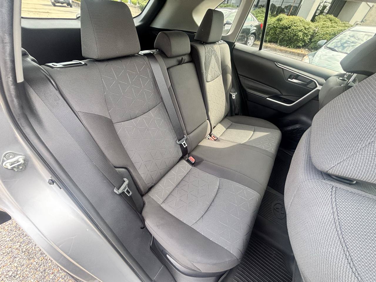 Used 2020 Toyota RAV4 XLE AWD/4WD image 59