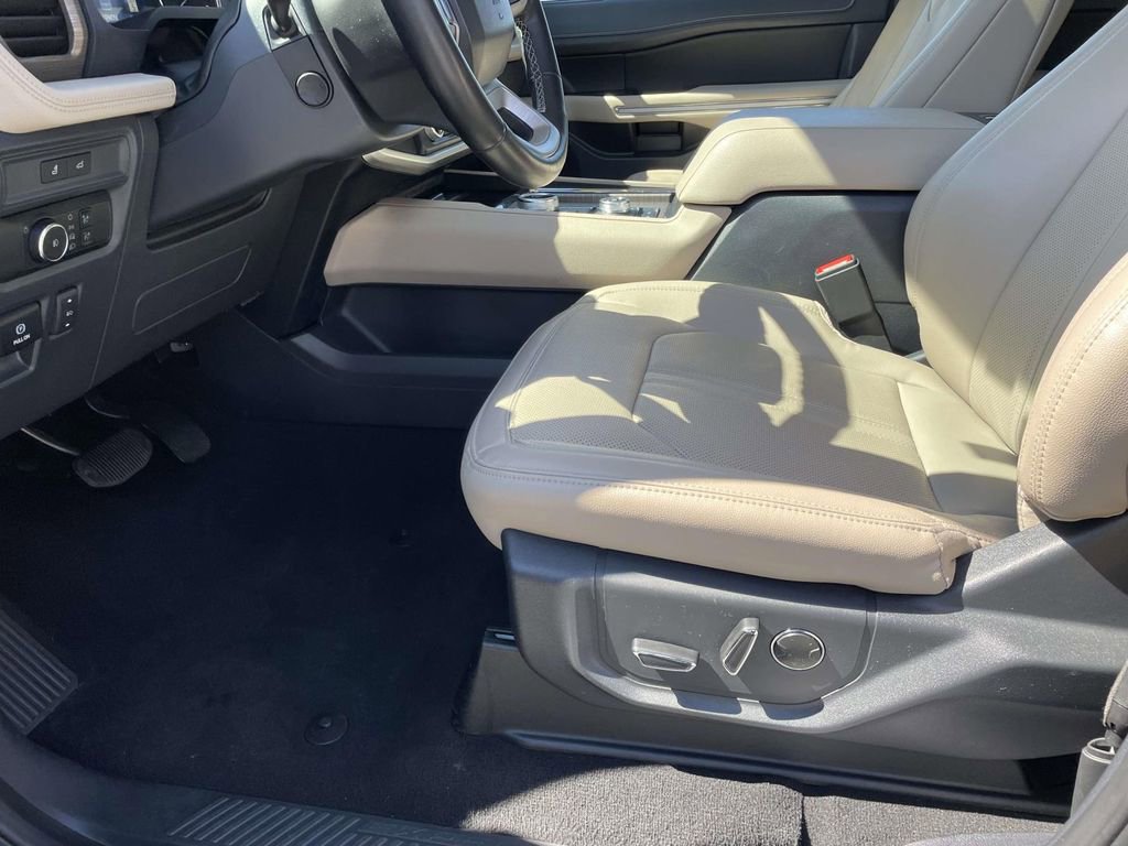 Used 2024 Ford Expedition Limited AWD/4WD image 21