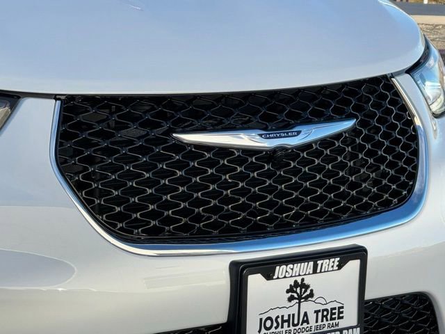 New 2026 Chrysler Pacifica Select image 5
