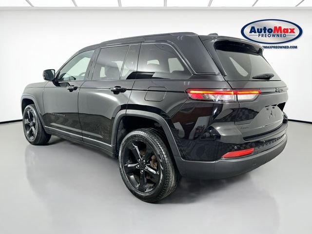 Used 2024 Jeep Grand Cherokee Limited w/ Black Appearance Package AWD/4WD image 6